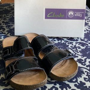 Clarks - Rosilla Black Pat Leather Sandal /  9W